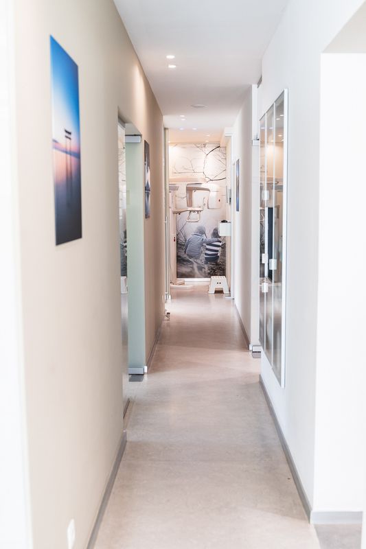 Reception and shared areas 3 — Somi Smile practice, Uccle, Brussels