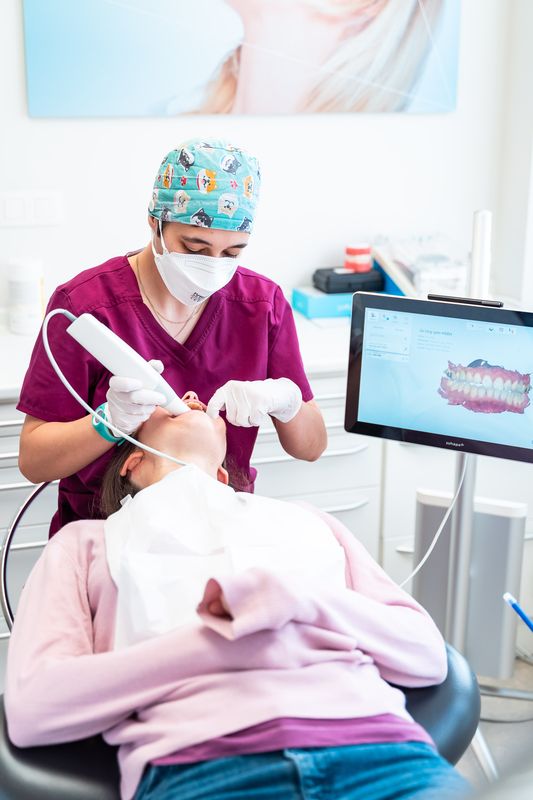 The team at work 14 — Somi Smile practice, Uccle, Brussels